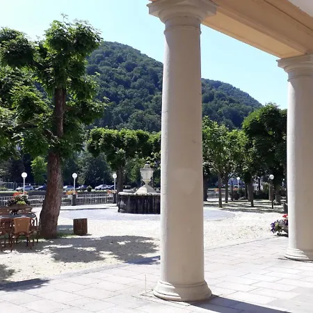 Im Historischen Haus An Der Therme,parkplatz Inklusive Apartment *