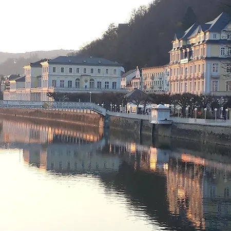 Gehobene In Historischer An Der Therme,parkplatz Inklusive