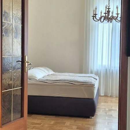 Im Historischen Haus An Der Therme,parkplatz Inklusive Apartment *